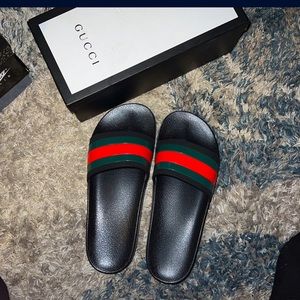 Gucci slides Size 10❗️ Worn 2x, comes with OG box and tag